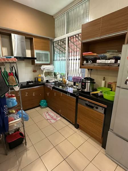 Rumah Berkembar untuk Dijual di Saujana (Selangor) - Sze Yiing Lui - Kitchen - PropertyGuru.com.my