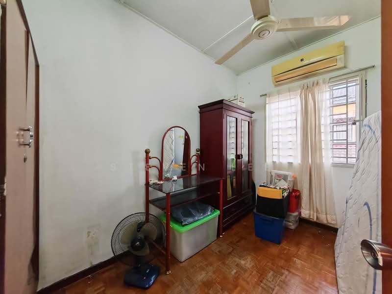 2-storey Terraced House for Sale in Bandar Country Homes (Rawang) - Steven Lee - Bedroom - PropertyGuru.com.my