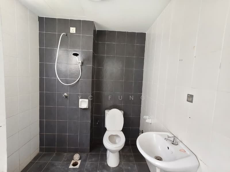 Condominium for Rent at Scott Towers @ Larkin JB - YC Fung - Bathroom - PropertyGuru.com.my