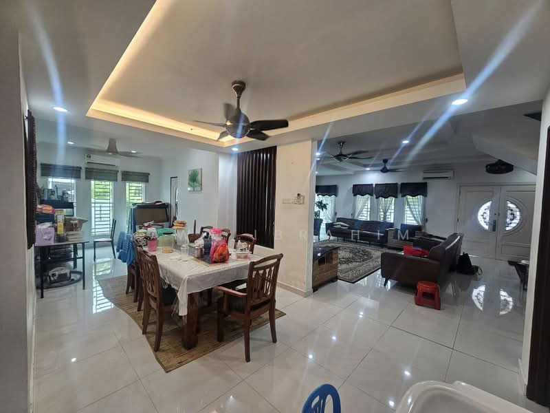 Rumah Teres 2-Tingkat untuk Dijual di Bandar Seri Putra (Bangi) - Hawa Ibrahim - Dining Room - PropertyGuru.com.my
