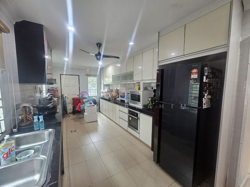Rumah Teres 2-Tingkat untuk Dijual di Bandar Seri Putra (Bangi) - Hawa Ibrahim - Kitchen - PropertyGuru.com.my