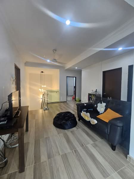 Rumah Teres 2-Tingkat untuk Dijual di Bandar Seri Putra (Bangi) - Hawa Ibrahim - Living Room - PropertyGuru.com.my