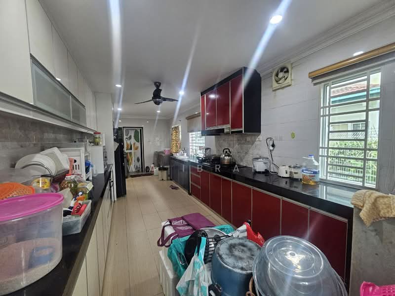 Rumah Teres 2-Tingkat untuk Dijual di Bandar Seri Putra (Bangi) - Hawa Ibrahim - Kitchen - PropertyGuru.com.my
