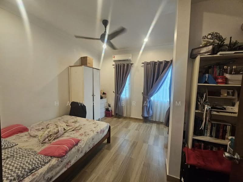 Rumah Teres 2-Tingkat untuk Dijual di Bandar Seri Putra (Bangi) - Hawa Ibrahim - Bedroom - PropertyGuru.com.my