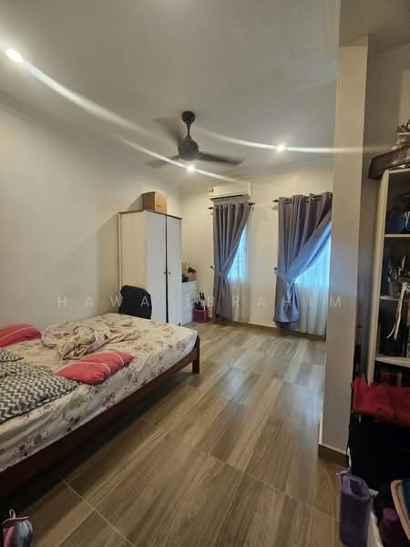 Rumah Teres 2-Tingkat untuk Dijual di Bandar Seri Putra (Bangi) - Hawa Ibrahim - Bedroom - PropertyGuru.com.my
