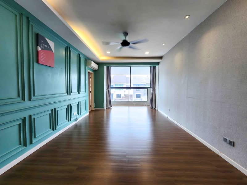 3-storey Terraced House for Sale in Lake Fields (Sungai Besi) - Suki Tan - Living Room - PropertyGuru.com.my
