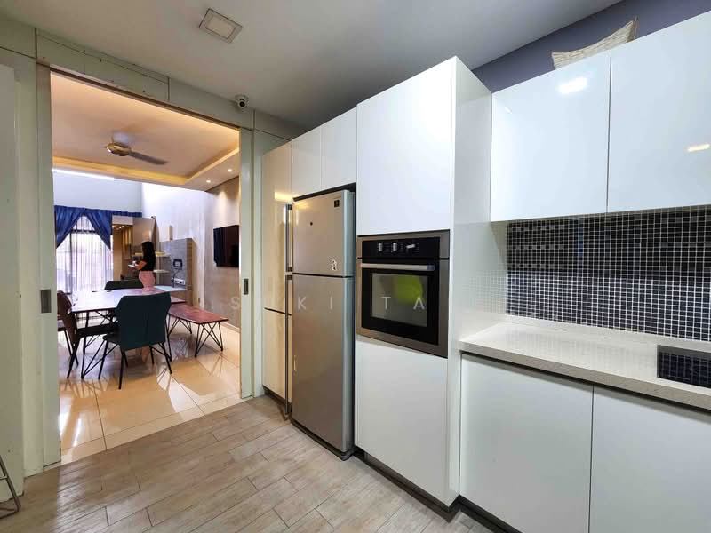 3-storey Terraced House for Sale in Lake Fields (Sungai Besi) - Suki Tan - Kitchen - PropertyGuru.com.my
