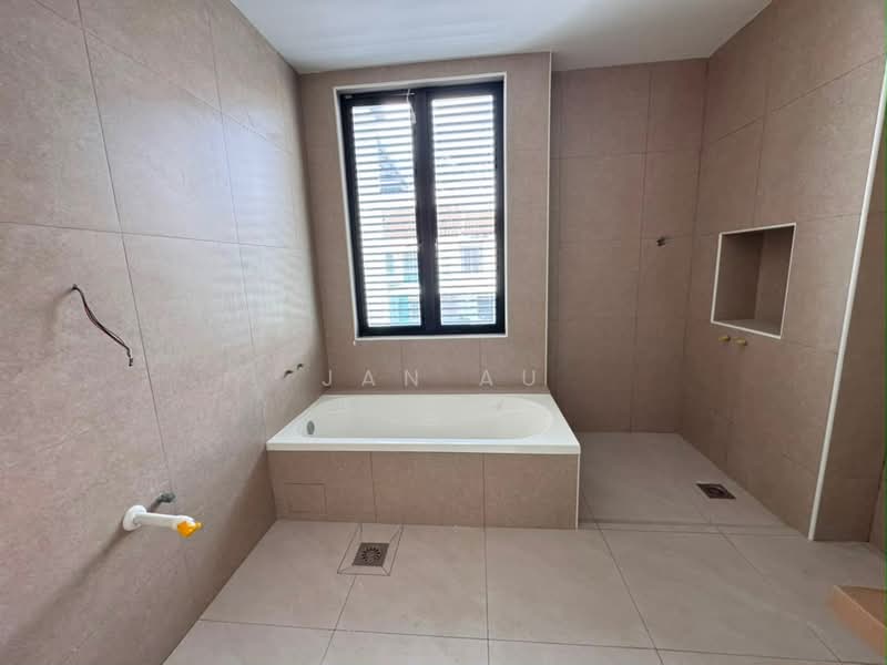 Rumah Berkembar untuk Dijual di Taman Kempas Utama (Tebrau) - JAN AU - Bathroom - PropertyGuru.com.my