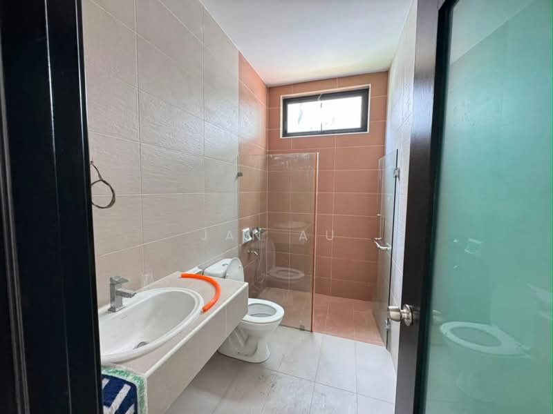 Rumah Berkembar untuk Dijual di Taman Kempas Utama (Tebrau) - JAN AU - Bathroom - PropertyGuru.com.my