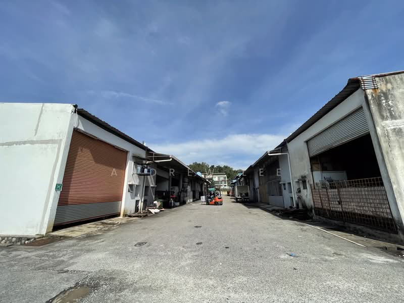 Kilang untuk Dijual di Taman Perindustrian Bukit Serdang (Seri Kembangan) - Andrew Lee - Exterior - PropertyGuru.com.my