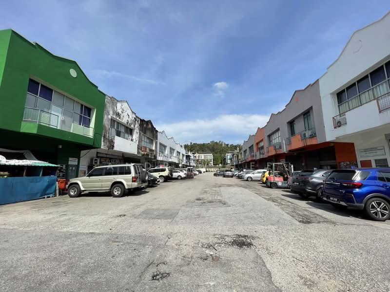 Kilang untuk Dijual di Taman Perindustrian Bukit Serdang (Seri Kembangan) - Andrew Lee - Exterior - PropertyGuru.com.my
