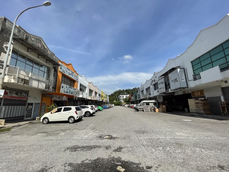 Kilang untuk Dijual di Taman Perindustrian Bukit Serdang (Seri Kembangan) - Andrew Lee - Exterior - PropertyGuru.com.my