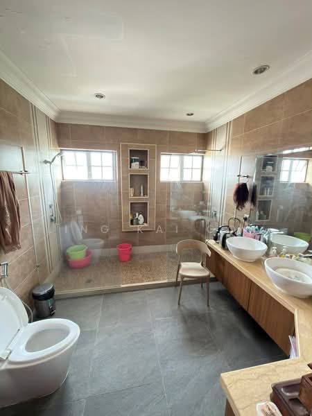 Bungalow House untuk Dijual di Seksyen 16 (Petaling Jaya) - Ling Kai Goh - Bathroom - PropertyGuru.com.my