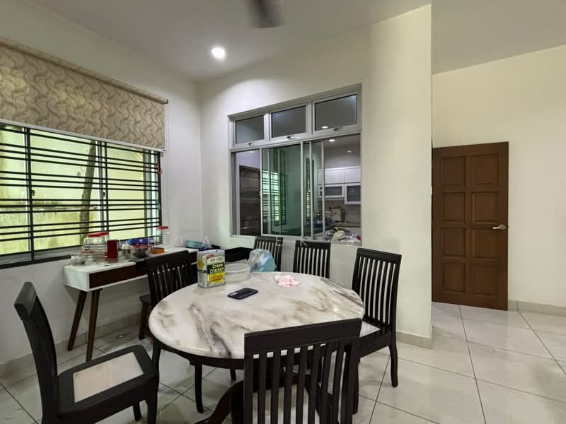 Banglo Pautan untuk Dijual di Taman Gaya (Ulu Tiram) - Chua Yek Shin - Dining Room - PropertyGuru.com.my