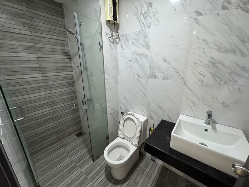 Kediaman Servis untuk Disewa di Emporis - Jason Low - Bathroom - PropertyGuru.com.my
