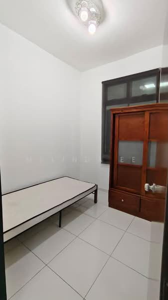 Kediaman Servis untuk Dijual di Sky Gardens Residences - Melinda Ee - Bedroom - PropertyGuru.com.my