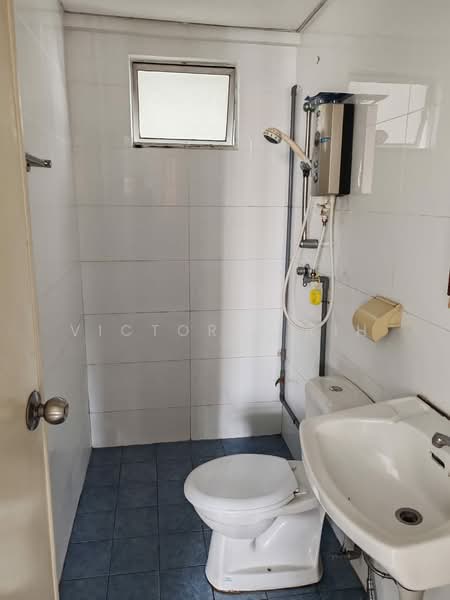 Kondominium untuk Disewa di Angkasa Condominiums - Victoria Tih - Bathroom - PropertyGuru.com.my