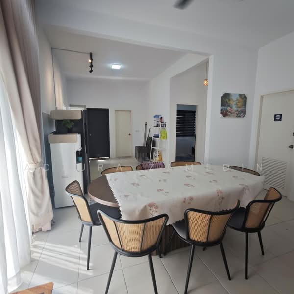 Semi-Detached House for Sale in Seremban (Negeri Sembilan) - Adzura Zamedin - Dining Room - PropertyGuru.com.my