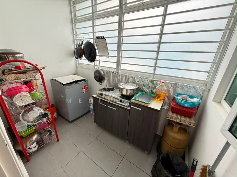 Kediaman Servis untuk Dijual di Twin Danga Residence - Melinda Ee - Kitchen - PropertyGuru.com.my