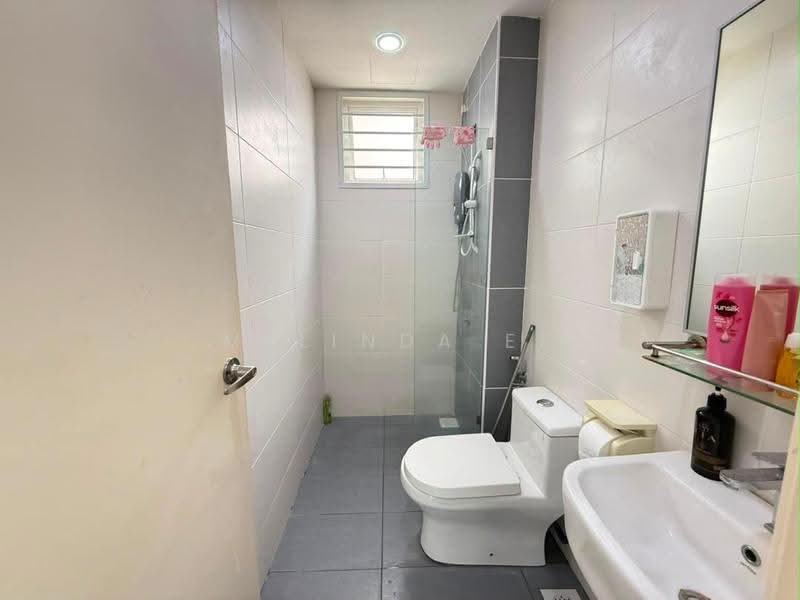 Kediaman Servis untuk Dijual di Twin Danga Residence - Melinda Ee - Bathroom - PropertyGuru.com.my