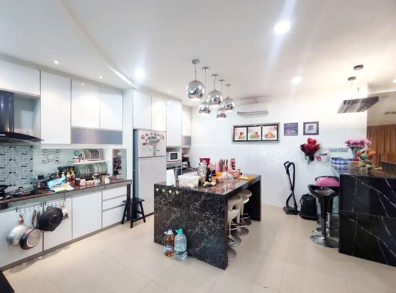 2-storey Terraced House for Sale in Taman Impian Putra (Bangi) - Azli Ibrahim - Kitchen - PropertyGuru.com.my