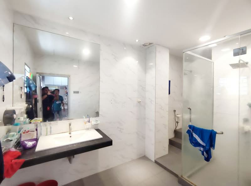 2-storey Terraced House for Sale in Taman Impian Putra (Bangi) - Azli Ibrahim - Bathroom - PropertyGuru.com.my