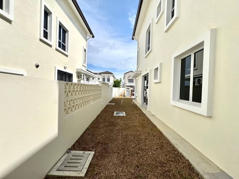 Semi-Detached House for Sale in Alam Sari (Bangi) - Ahmad Fadlee - PropertyGuru.com.my