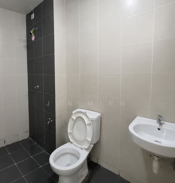 Service Residence for Sale at Ascotte Boulevard - Jun Ming - Bathroom - PropertyGuru.com.my