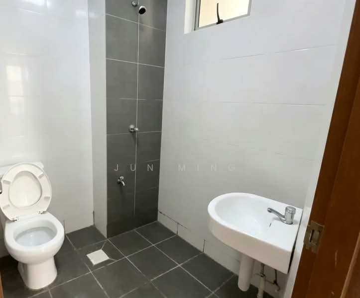 Service Residence for Sale at Ascotte Boulevard - Jun Ming - Bathroom - PropertyGuru.com.my