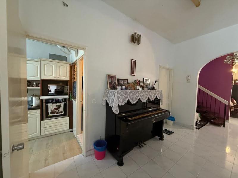 2-storey Terraced House for Sale in Ampang Jaya (Ampang) - Vincent Beh - Living Room - PropertyGuru.com.my