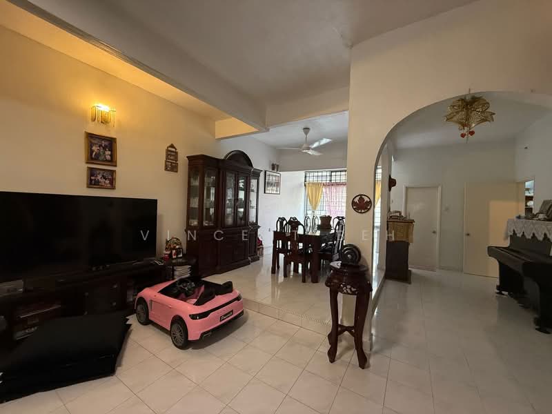 2-storey Terraced House for Sale in Ampang Jaya (Ampang) - Vincent Beh - Living Room - PropertyGuru.com.my