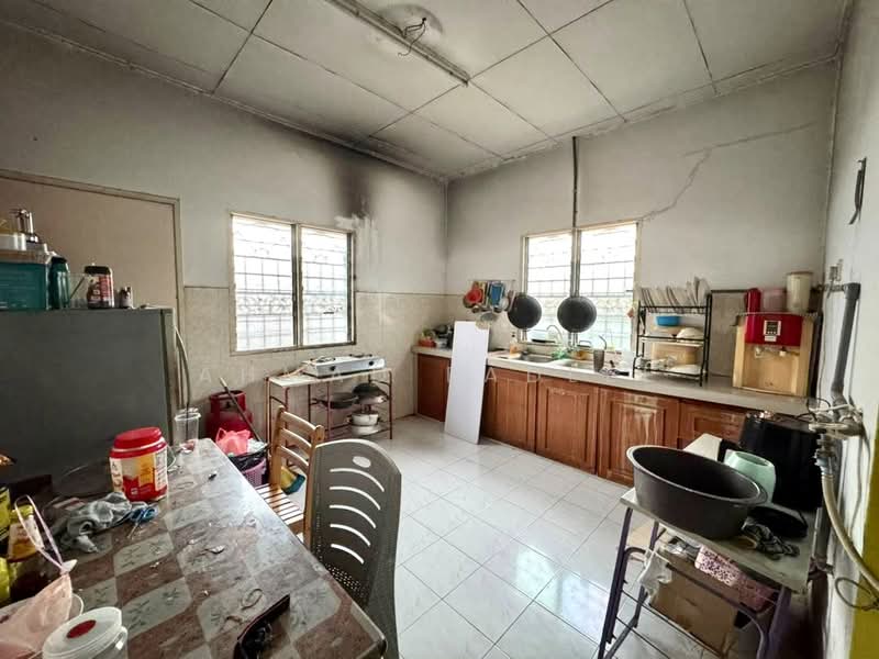 Bungalow House untuk Dijual di Bandar Putra Permai (Seri Kembangan) - Ahmad Fadlee - PropertyGuru.com.my