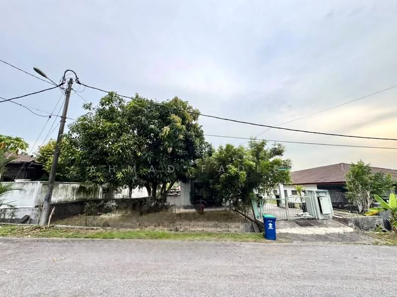 Bungalow House untuk Dijual di Bandar Putra Permai (Seri Kembangan) - Ahmad Fadlee - PropertyGuru.com.my