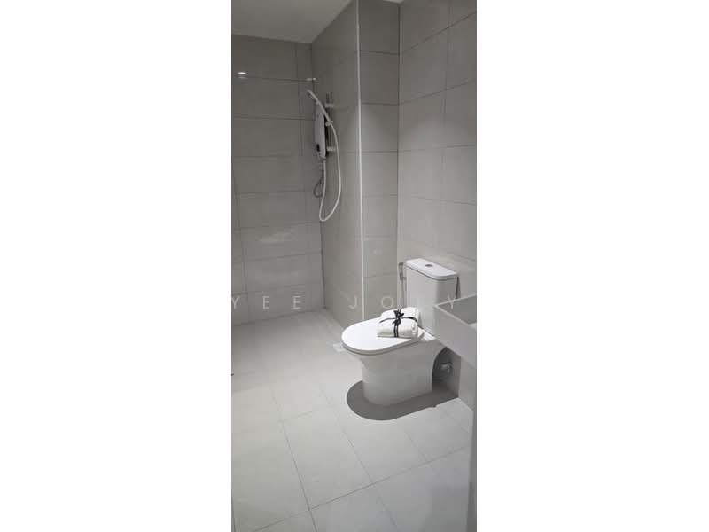Service Residence for Sale at Seiras @ Utropolis - Yee Joey - Bathroom - PropertyGuru.com.my