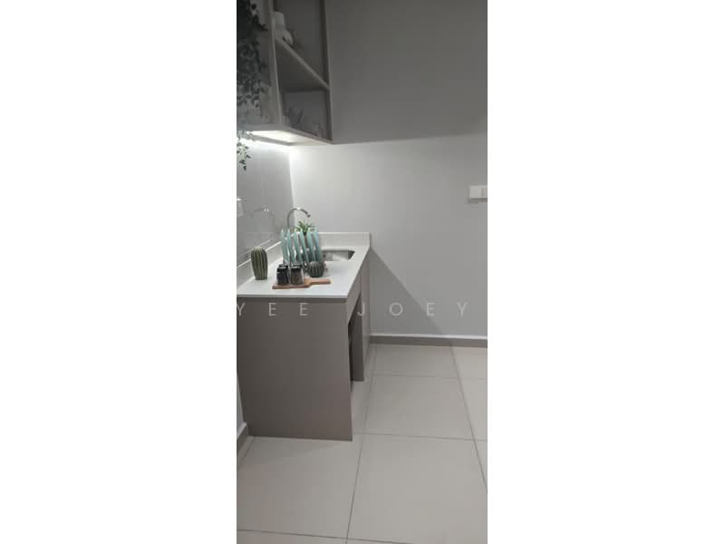 Service Residence for Sale at Seiras @ Utropolis - Yee Joey - Kitchen - PropertyGuru.com.my