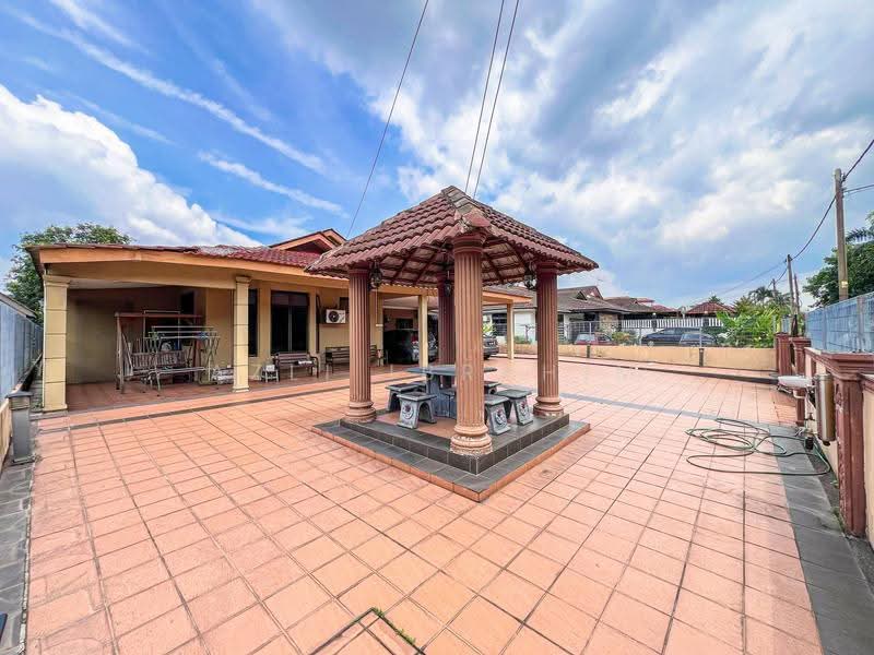 Bungalow House untuk Dijual di Bandar Rinching (Semenyih) - Azli Ibrahim - Exterior - PropertyGuru.com.my