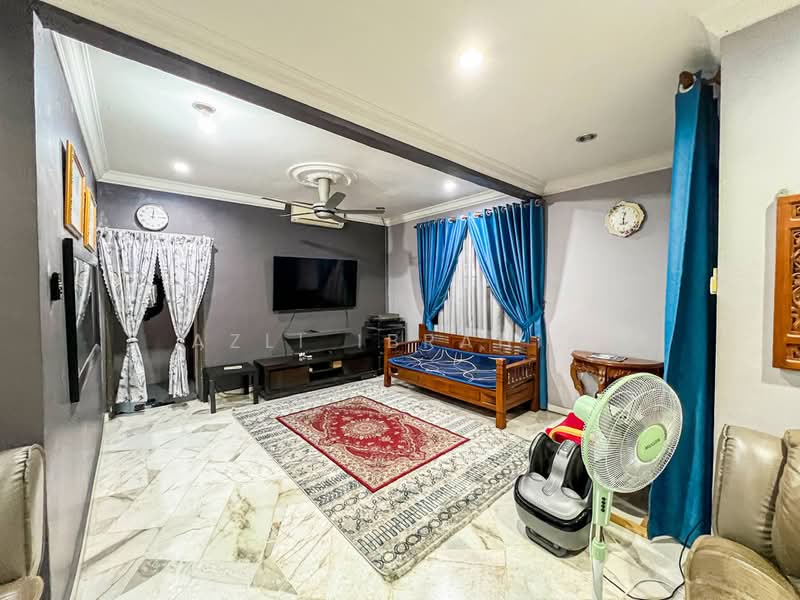 Bungalow House untuk Dijual di Bandar Rinching (Semenyih) - Azli Ibrahim - Living Room - PropertyGuru.com.my