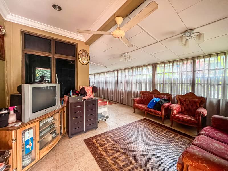 Bungalow House untuk Dijual di Bandar Rinching (Semenyih) - Azli Ibrahim - Living Room - PropertyGuru.com.my