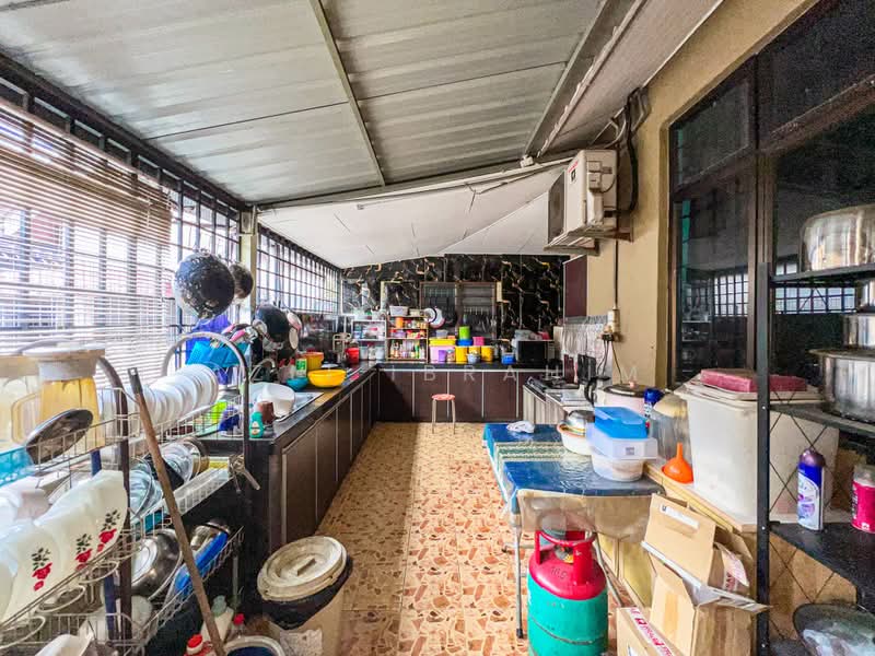 Bungalow House untuk Dijual di Bandar Rinching (Semenyih) - Azli Ibrahim - Kitchen - PropertyGuru.com.my