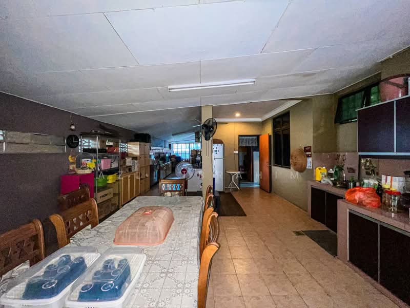 Bungalow House untuk Dijual di Bandar Rinching (Semenyih) - Azli Ibrahim - Kitchen - PropertyGuru.com.my
