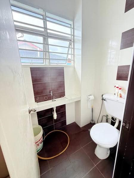 2-storey Terraced House for Sale in Taman Setia Indah (Tebrau) - Jordan . - Bathroom - PropertyGuru.com.my
