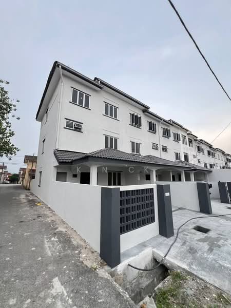 3-storey Terraced House for Sale in Bandar Seremban Selatan (Seremban) - Kin CK - Exterior - PropertyGuru.com.my