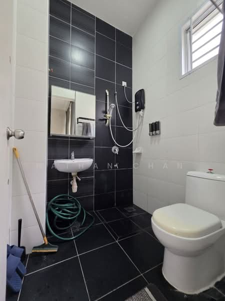 3-storey Terraced House for Sale in Taman Eco Cascadia (Tebrau) - Nathan Chan - Bathroom - PropertyGuru.com.my