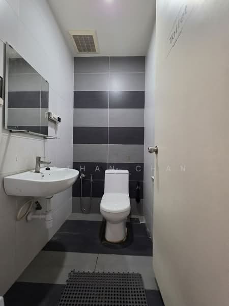 3-storey Terraced House for Sale in Taman Eco Cascadia (Tebrau) - Nathan Chan - Bathroom - PropertyGuru.com.my