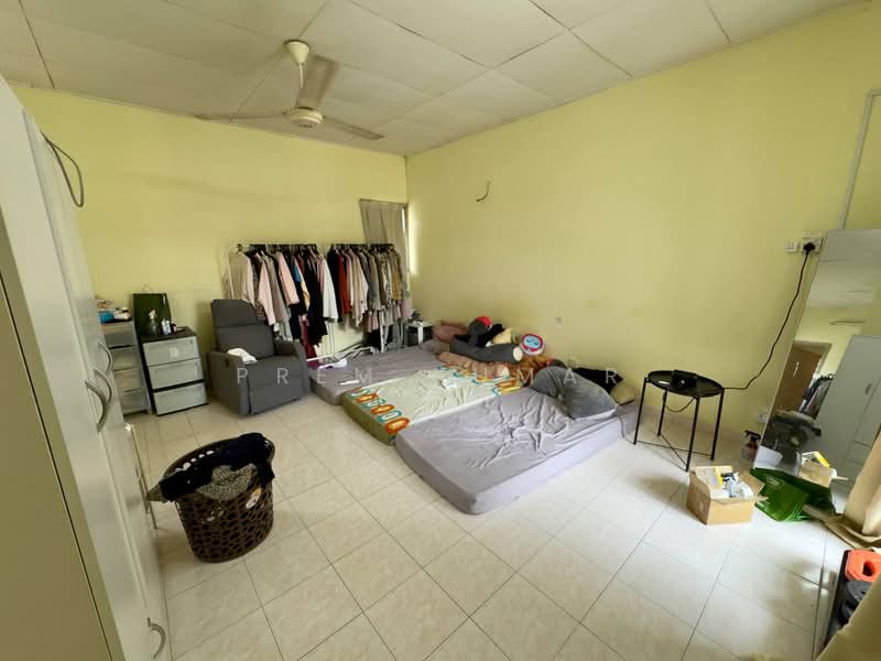 Rumah Teres 1.5-Tingkat untuk Dijual di Usj 6 (Subang Jaya) - Prem Kumar - Bedroom - PropertyGuru.com.my