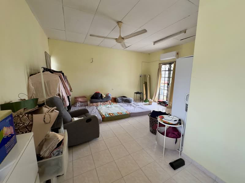 Rumah Teres 1.5-Tingkat untuk Dijual di Usj 6 (Subang Jaya) - Prem Kumar - Bedroom - PropertyGuru.com.my