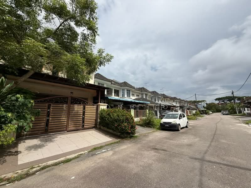 Rumah Teres 2-Tingkat untuk Dijual di Bandar Putra (Kulai) - Ee Fong Toh - Exterior - PropertyGuru.com.my
