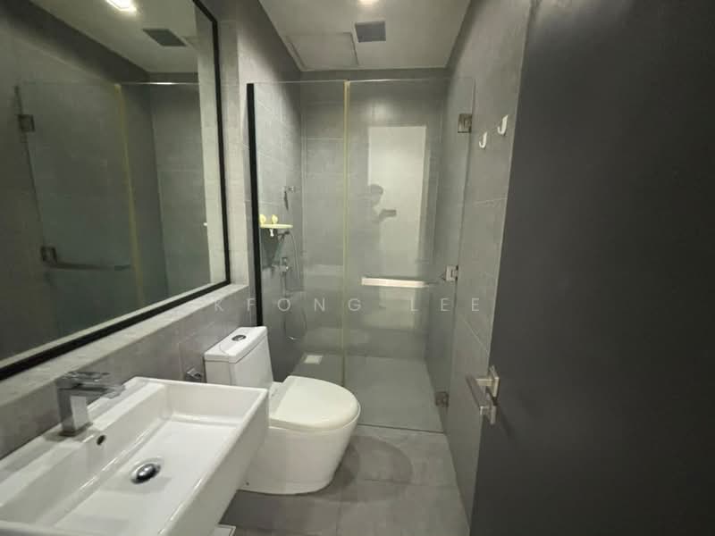 Kediaman Servis untuk Disewa di The Square @ One City - Kfong Lee - Bathroom - PropertyGuru.com.my