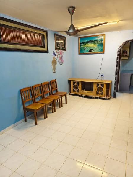 Rumah Flat untuk Dijual di Puchong Permai - Azri Zabidin - Living Room - PropertyGuru.com.my