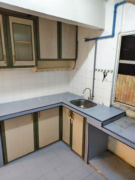 Rumah Flat untuk Dijual di Puchong Permai - Azri Zabidin - Kitchen - PropertyGuru.com.my